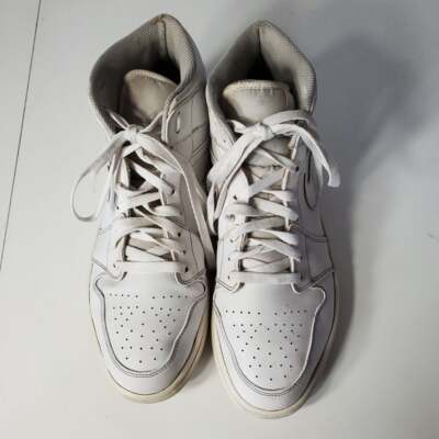 Jordan Men\'s Athletic Shoes White Jordan 1 Retro Mid
White (2017) Jordan 1 Retro Mid White (2017) Men main image 2