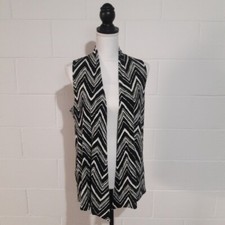 Chicos Travelers NEW Size Medium Sleeveless Open Front Cardigan Vest Chevron