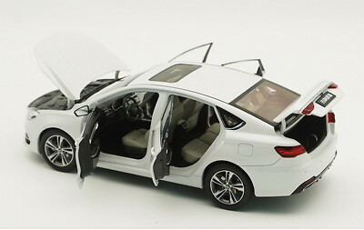 1/18 Scale Geely Binrui White Diecast Car Model Toy Collection Gift NIB 