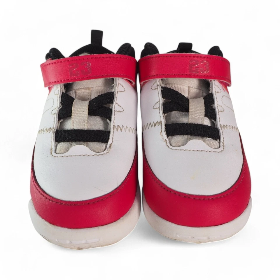 Zapatos de baloncesto Jordan Max Aura 3 TD 'White Very Berry' DA8023-106 niño pequeño 8 Foto 3 de 4