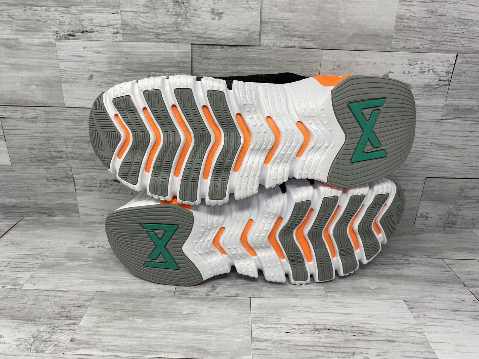 Nike Free Metcon 4 Black Total Orange 
