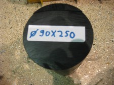 Plastik okrągły materiał czarny ( 90x250 )