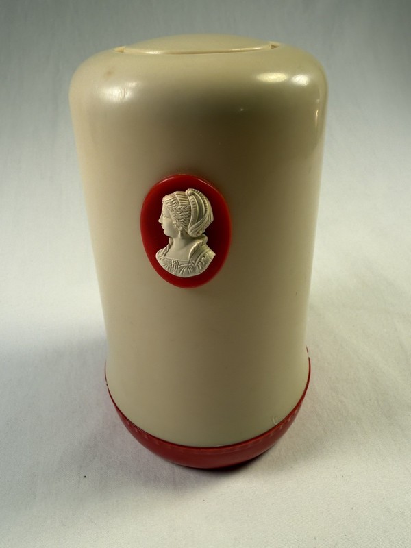 Cameo style Cleanser Cleaner can Sprinkle Shaker plastic holder - White & Red