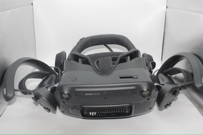 Valve Index VR Headset with Controllers