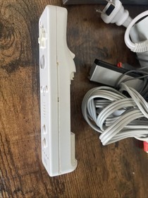 Nintendo Wii Console White with Motion Control, 1 Remote, Cables, Sensor Bar