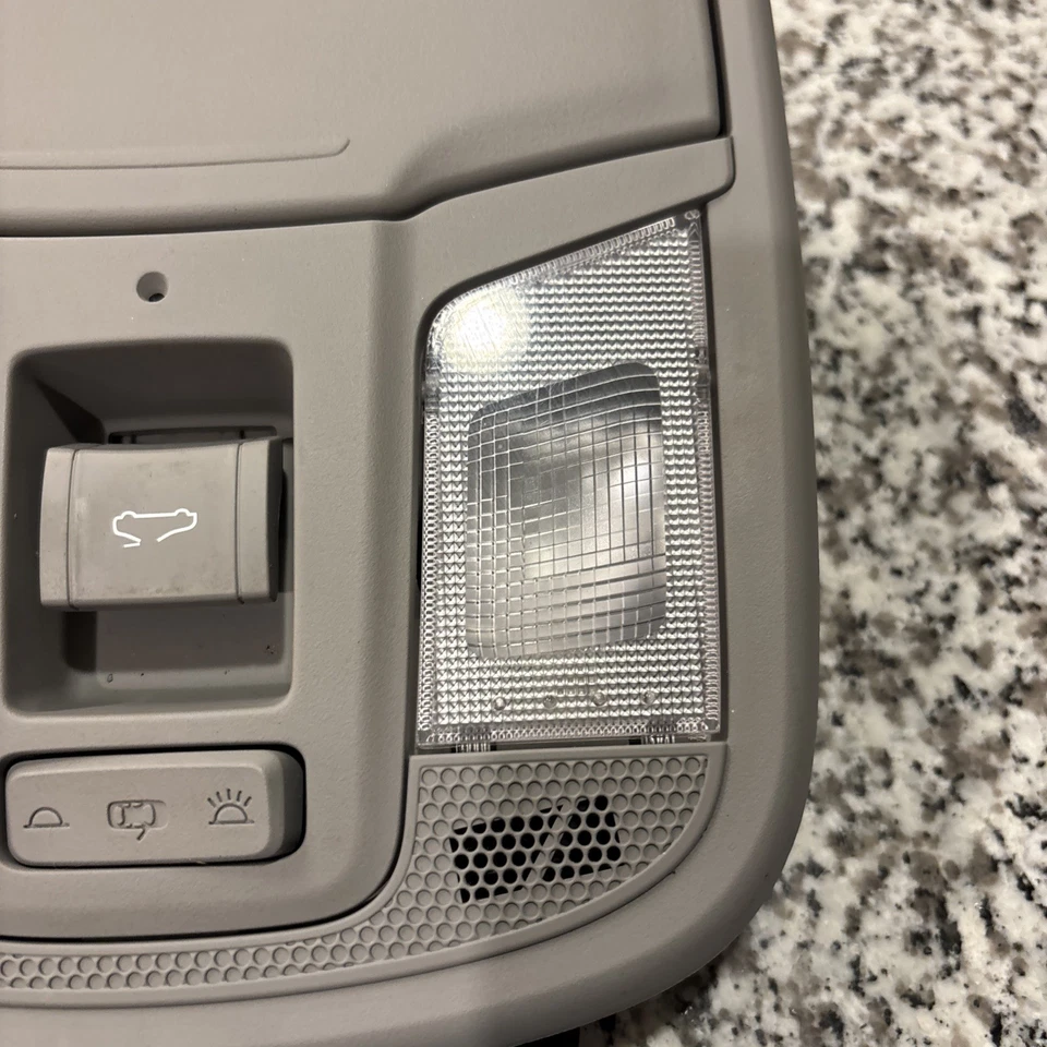 Kia Sportage 2007 consola aérea gris domo luz mapa lámpara techo fabricante de equipos originales Foto 3 de 4