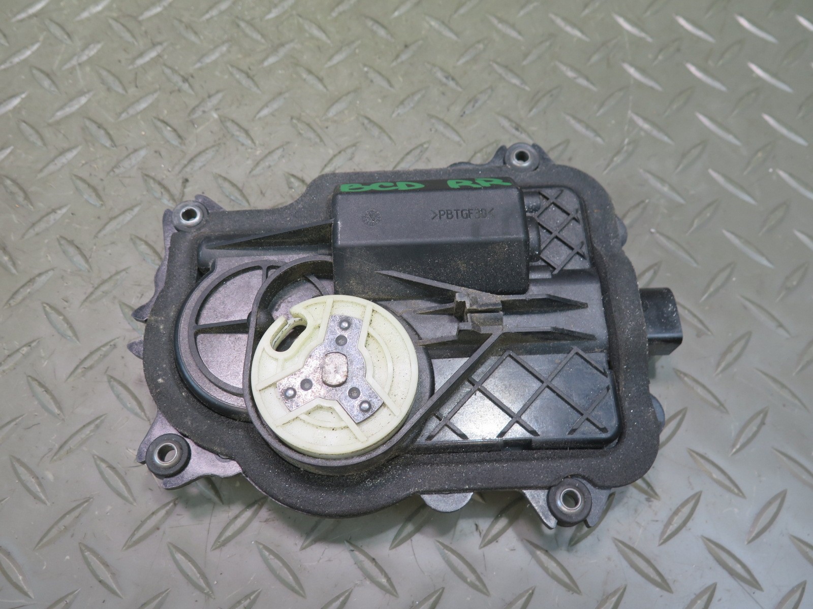 2006-2012 BENTLEY FLYING SPUR REAR RIGHT DOOR LOCK SOFT CLOSE ACTUATOR MOTOR
