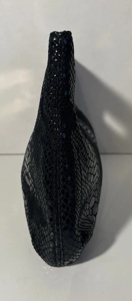 Bolso de mano grande Michael Kors Berkley en cuero pitón negro con herrajes dorados Foto 4 de 4