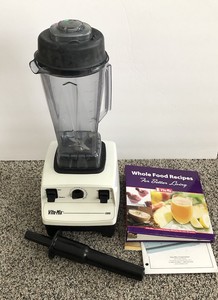 Vitamix Super 5000 Model VM0103 White Blender w/ Cook Book manual