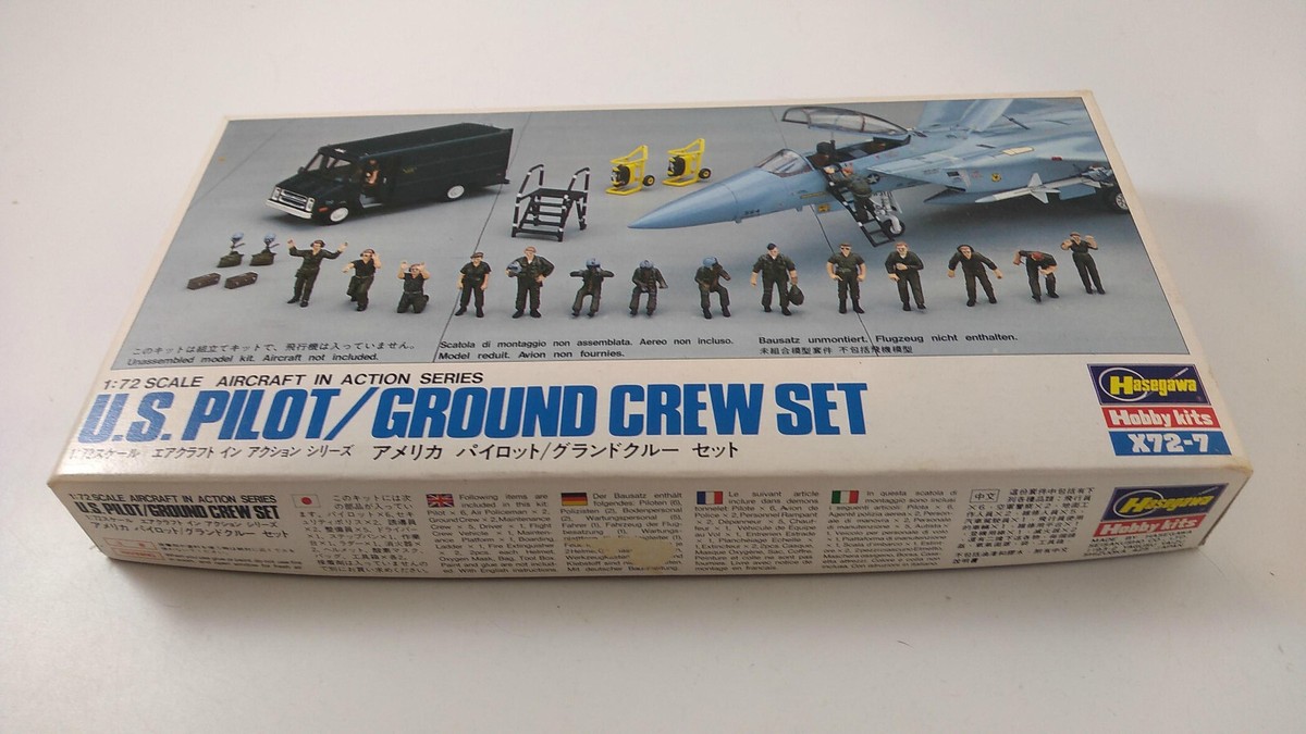 Hasegawa 1/48 Scale US Navy Pilot & Aircraft Carrier Deck Crew Model Kit – 22 Figures, No Glue Needed