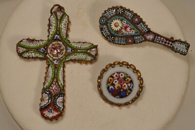 INSIGNE ANCIENNE BROCHE Religieuse - ITALIE CHARITAS EUR 7,00 - FR