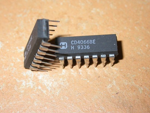 CD 4066 BE CMOS IC bidirektionaler Schalter DIL16 Ersatzteil 2 Stück L#026-3