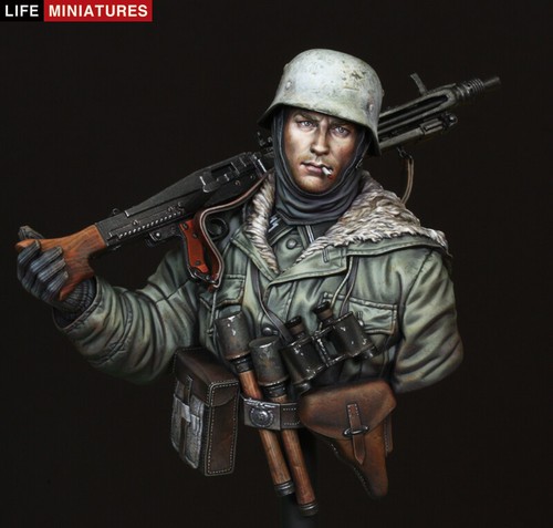 Life Miniatures, 1/16th scale, MG42 Gunner, Kharkov, 1943, LM-16B002, Resin, NIB