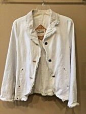 Pre-owned in a good condition Women's White Jacket New York Size Small.