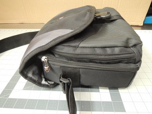 Swissgear The Mythos D/SLR / fotocamera / proiettore / custodia elettronica con divisori - Foto 14 di 20