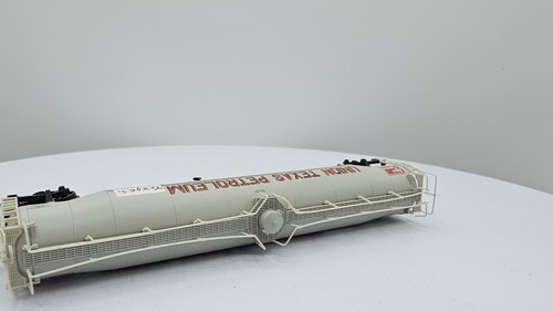 *READ Atlas N Scale 33,000 Gallon Tank Car Union Texas Petroleum ACSX 933015 - Picture 10 of 14
