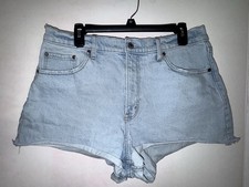 Abercrombie  Fitch Curve Love 90s Relaxed Cutoff Shorts High Rise Light Wash 31