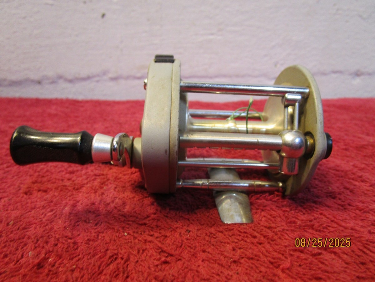 Vintage PFLUEGER SUPREME No. 512 Fishing Casting Reel | eBay