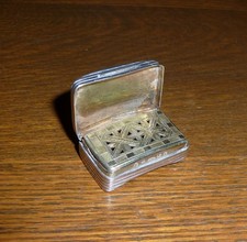 Curved & Ribbed Antique Silver Vinaigrette, Joseph Willmore, Birmingham 1804