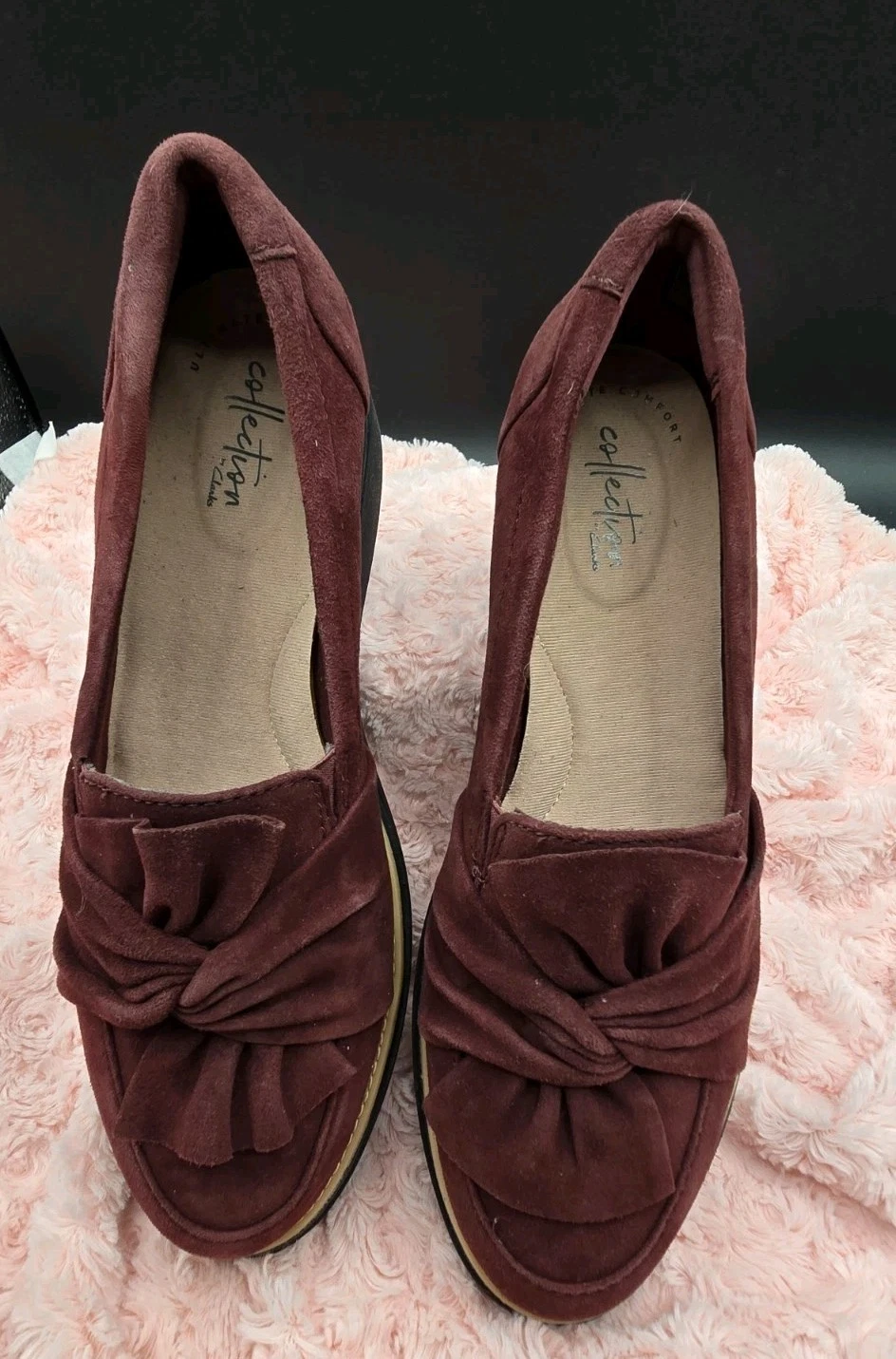 NUOVE scarpe da donna Clarks 8 5 mocassini slip on scamosciati bordeaux Sharon Dasher con scatola