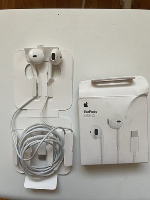 Genuine Apple EarPods (USB-C) Wired Headphones with Mic & Remote