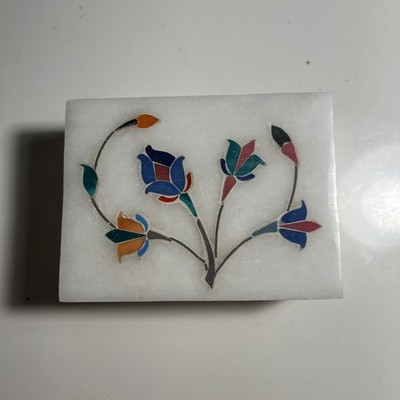 Mughal India Vintage White Marble Jewelry Box Inlay Pietra Dura Malachite Stones