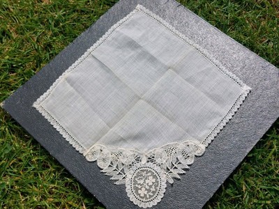 Antikes viktorianisches/belgisches weißes Hochzeitstaschentuch Handarbeit bestickt Spitze