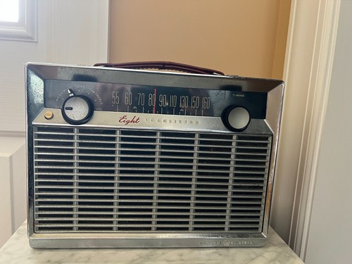 Vtg General Electrics P-780 Eight Transistor Radio - Picture 2 of 22