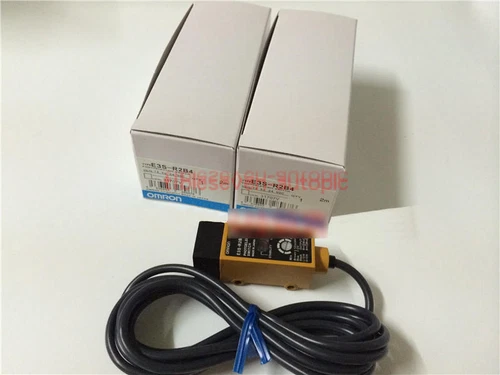 1PCS Photoelectric Switch E3S-R2B4 Omron New
