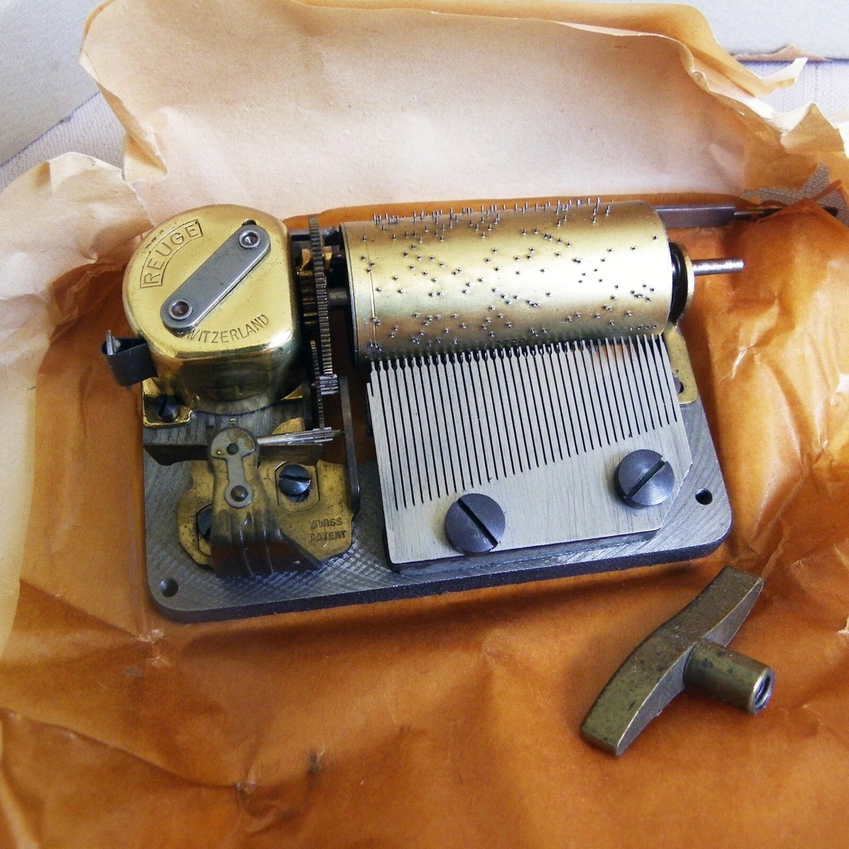 VINTAGE REUGE 2/37 SWISS MUSIC BOX MOVEMENT FOR CAROUSEL OR CUCKOO