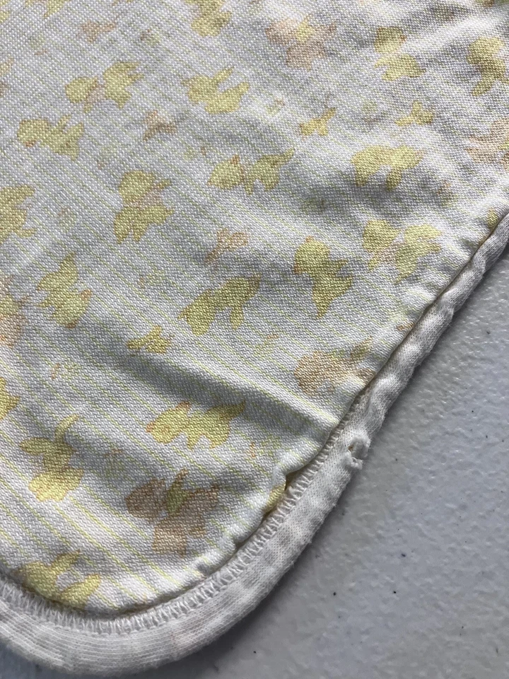 Manta Receptora De Colección Carters Amarillo Blanco Naranja 36x36 Conejito Gato Ardilla Foto 3 de 4