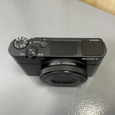 Sony DSC-RX100 III RX100M3 20.1 MP Flip Screen WiFi Digital Camera