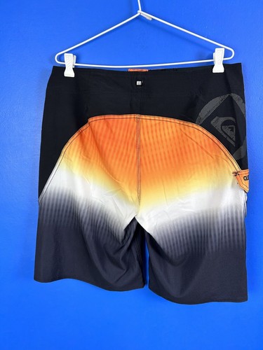 NEW Quicksilver AFL greater wedtern sydney GWS Boardshorts Size Men's 32 BNWT - Picture 6 of 11