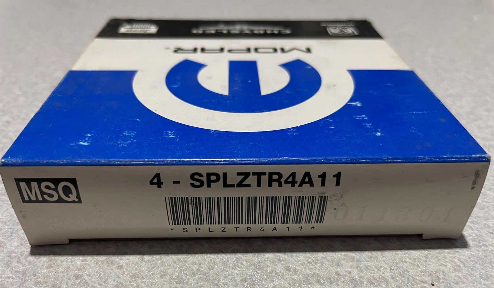 Genuine OEM Mopar Jeep  SPLZTR4A11  Spark Plugs SET OF 4 PLUGS