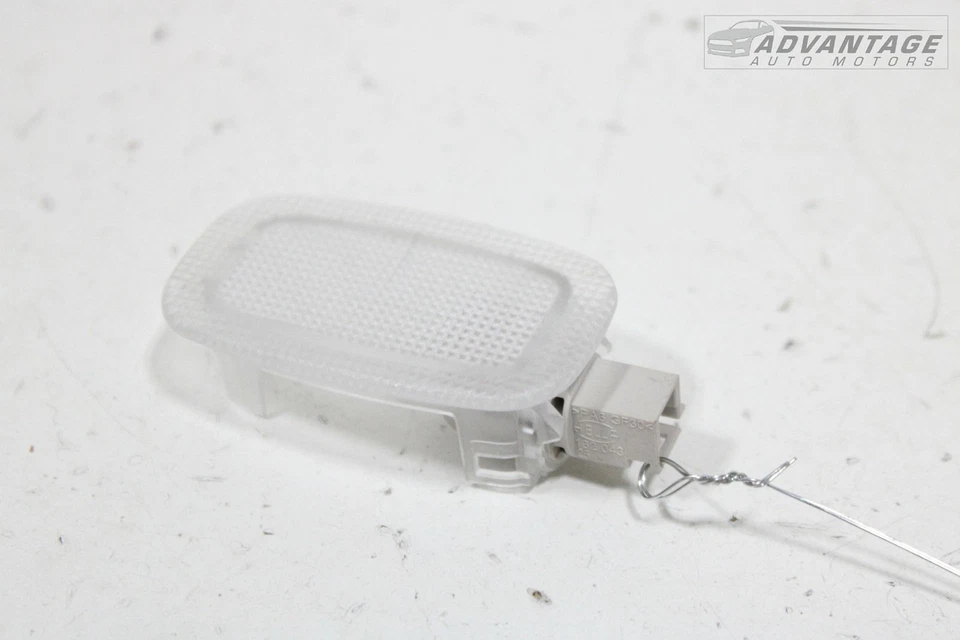 2014-2019 MERCEDES BENZ CLA250 FRONT RIGHT PASSENGER SIDE INTERIOR LAMP OEM - Image 2 of 4