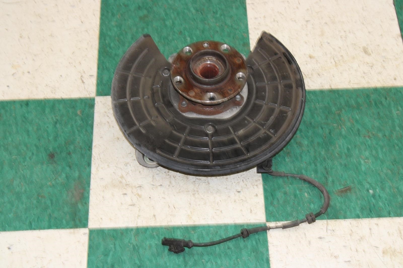 14-17 Ghibli 3.0L Rear Passenger RH RR Spindle Knuckle Hub Assy Factory OEM OE