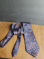 Wembley Paisley Polyester Tie Vintage Classic Necktie Made In USA 3.75  Wide Tie