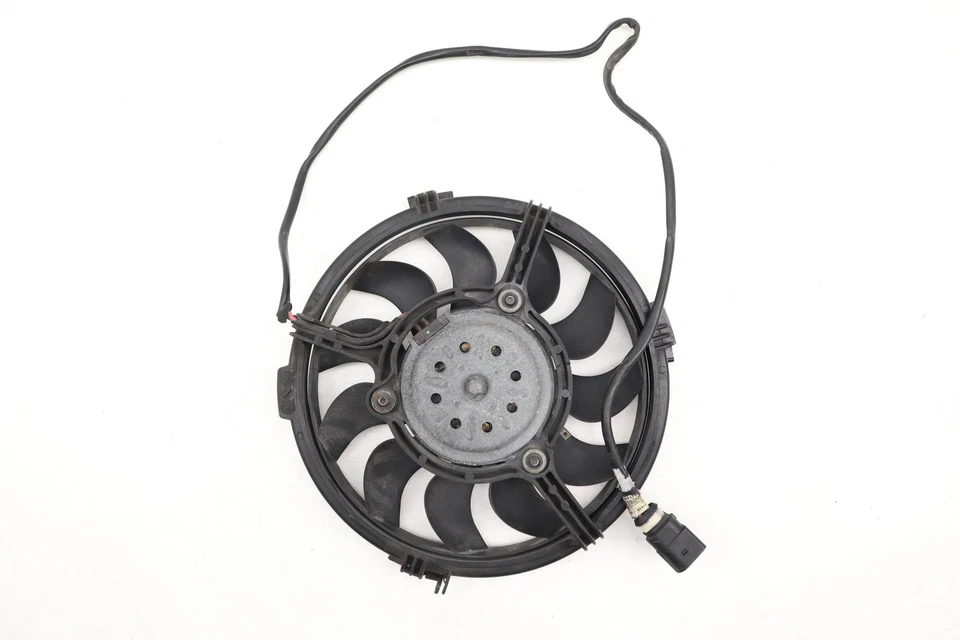 AUDI RS4 2007-2008 4,2 L - Ventilador de refrigeración eléctrico derecho 8E0959455H Foto 2 de 4