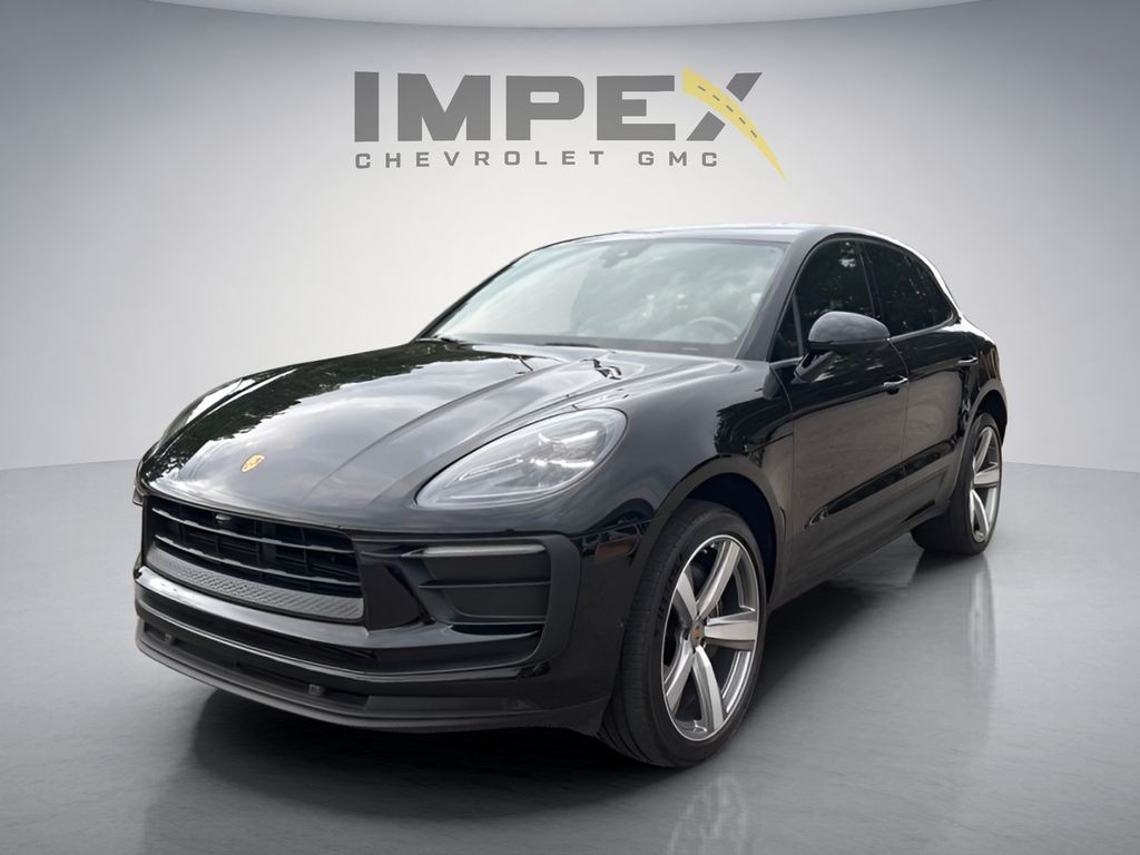 2022 Porsche Macan Base