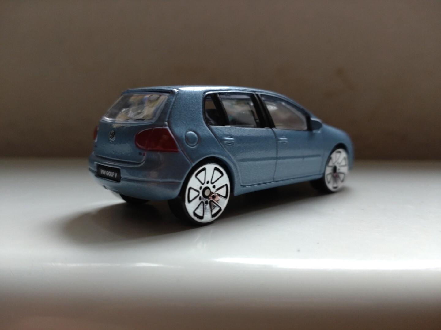 Picture 2 of 6