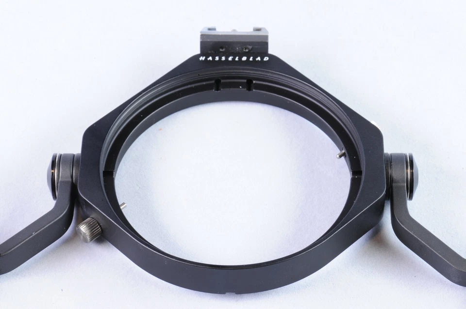 Hasselblad macro flash bracket (51657) + lens mount ring B60 (40681) - Image 3 of 4