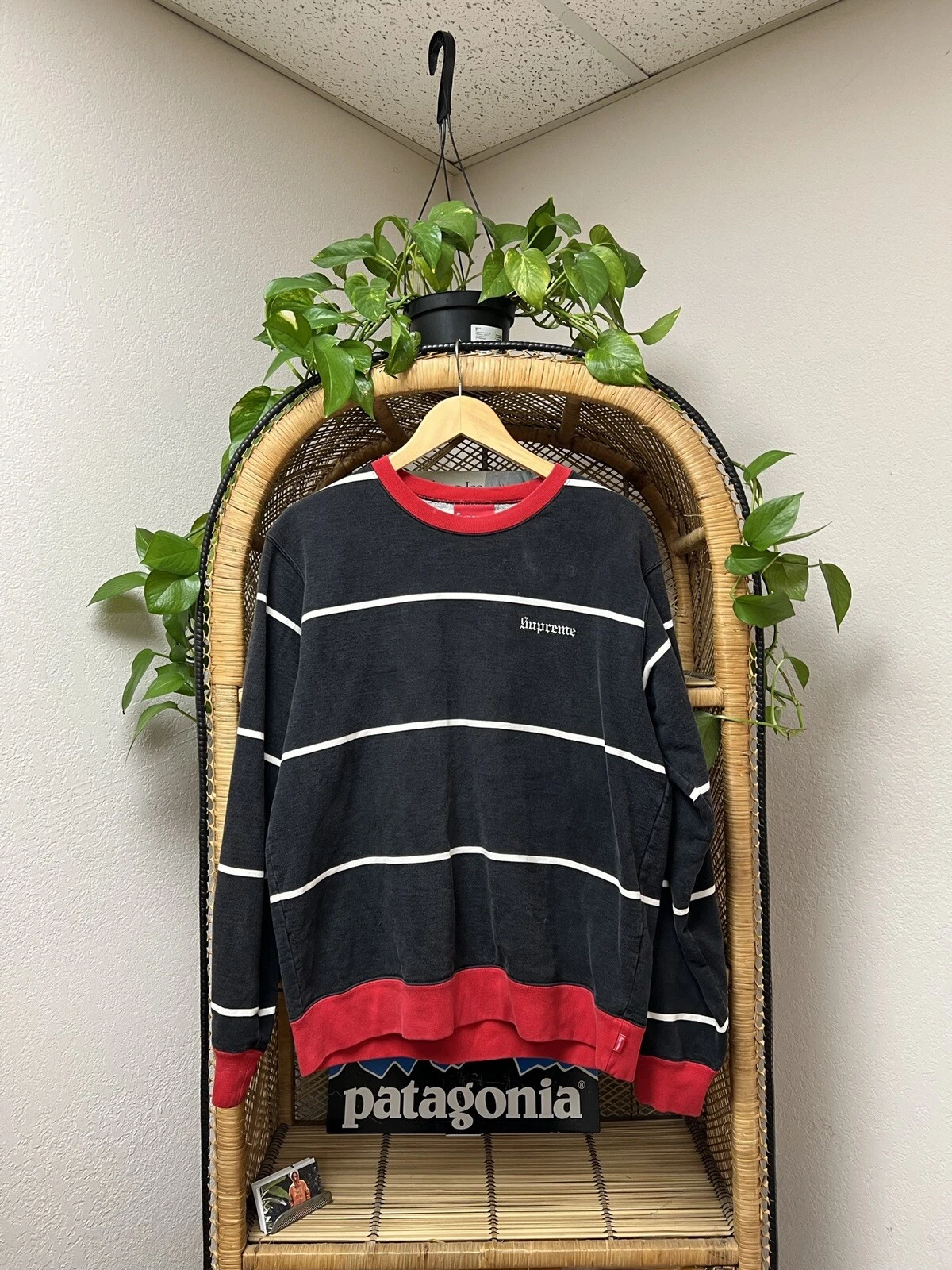 Supreme Script Chest Sweatshirt Medium