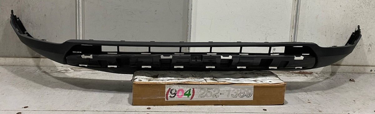 2019-2022 Volvo XC40 Front Lower Bumper Cover Valance 2019-2022 Volvo XC40 Front Lower Bumper Cover Valance