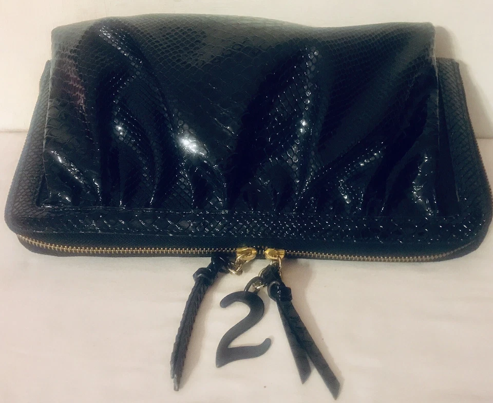Korto Momolu - Cartera de noche charol piel de serpiente negra excelente estado Foto 3 de 4