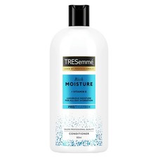 TRESemmé Moisture Rich Conditioner with vitamin E for dry damaged hair 900 ml 5.84 per litre