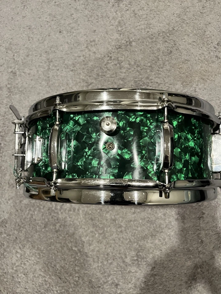 Vintage Apollo Snare Drum 8 Lug Green Pearl Finish 5x14 Big Fat Vintage Tone!!!! - Image 3 of 4