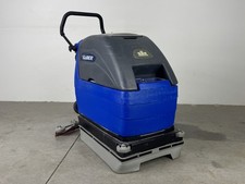 WINDSOR SABER SCC172 FLOOR SCRUBBER: 17”, bad battery, 8-gallon |010-8630827