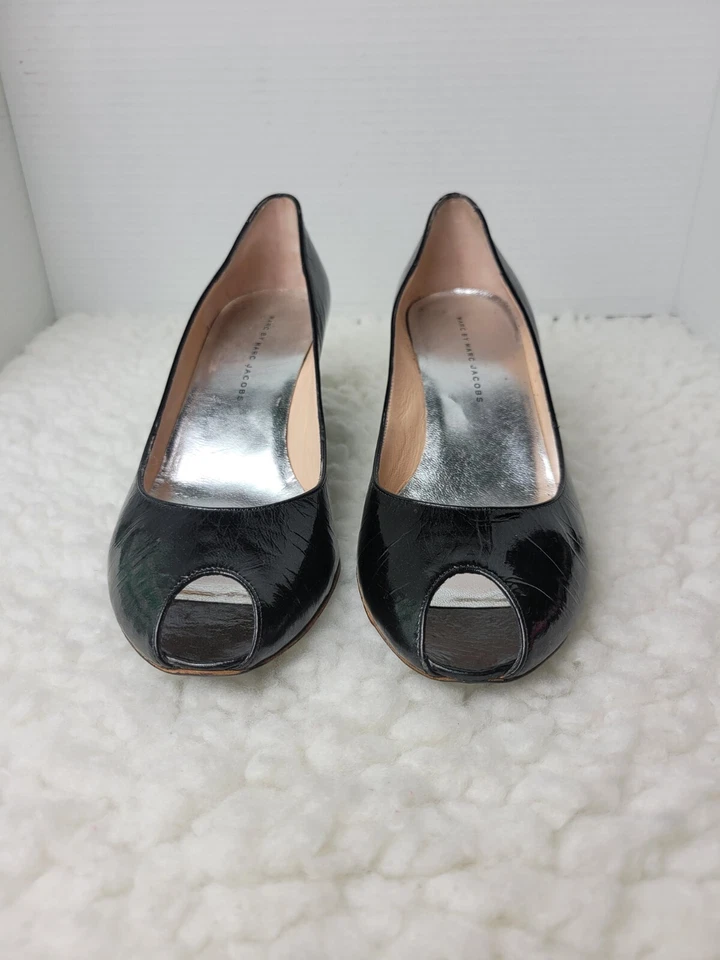 Zapatos para mujer Marc by Marc Jacobs lacados talla 8,5 High Hill metálicos negros  Foto 2 de 4