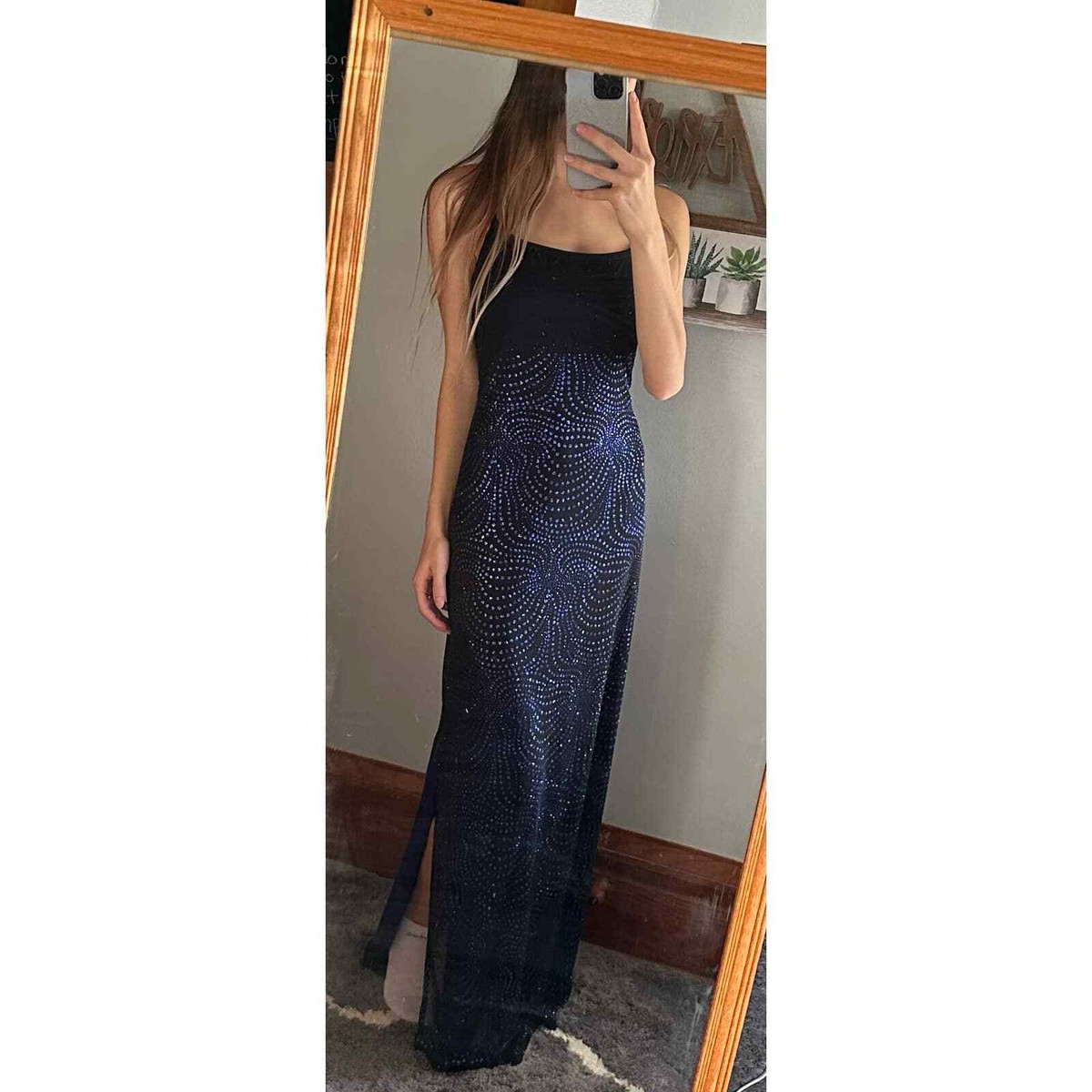 v-neck long sleeveless prom dress with beaded bodice Strapless A-Line Emerald / 14 designed to catch the drake's Anne Klein-Women's Black lancy Size:US 9 / EU 40