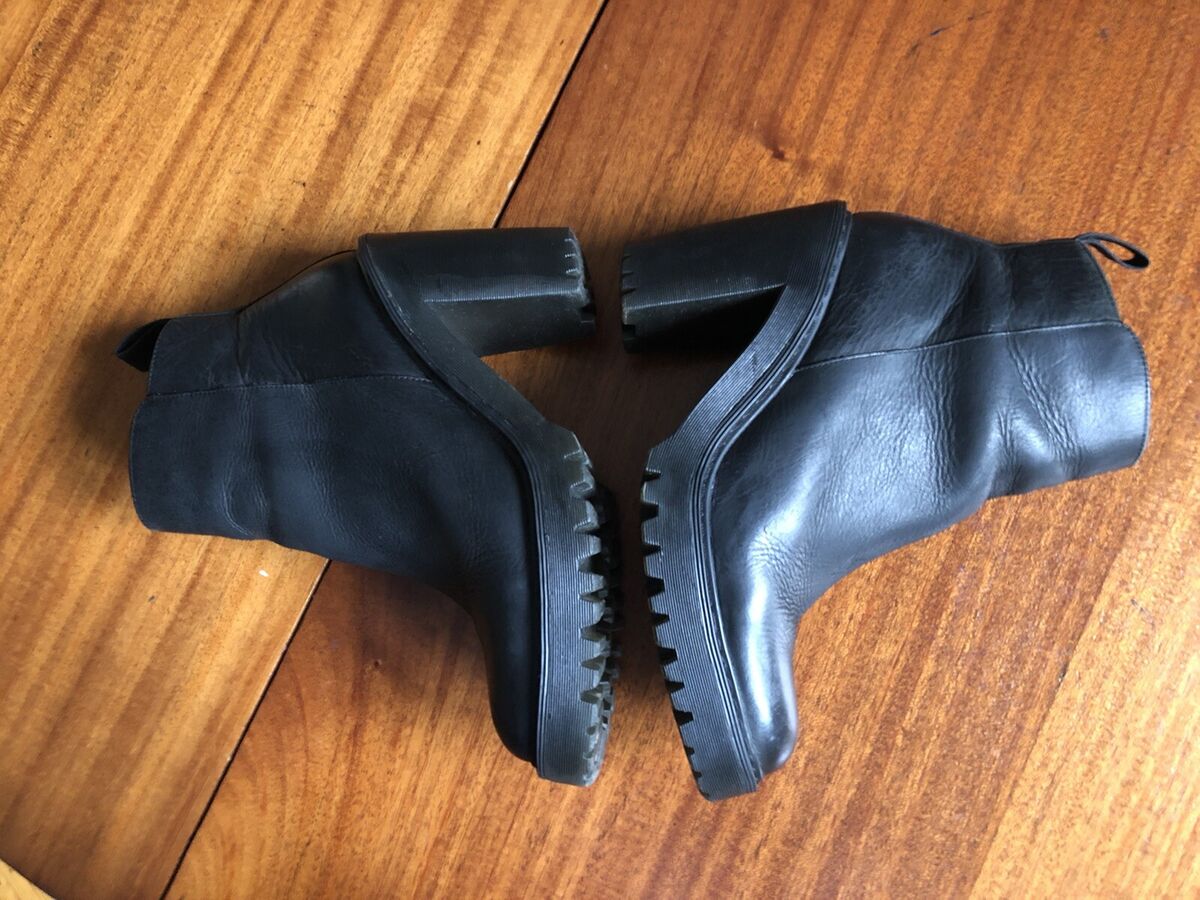 Dr Martens Magdalena Womens Black Leather Heeled Chunky Dr Martens Magdalena Womens Black Leather Heeled Chunky
